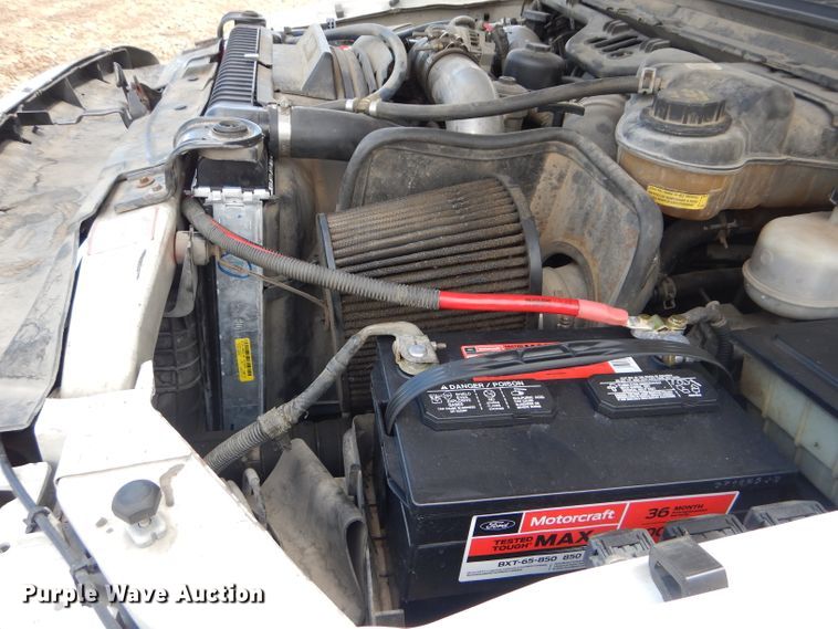 image for item DJ3461 2004 Ford F250 Super Duty  Crew Cab pickup truck