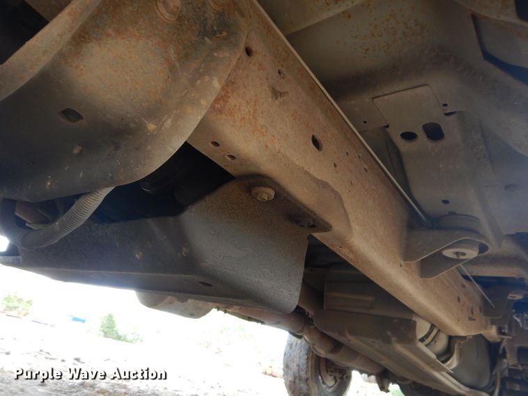 image for item DJ3461 2004 Ford F250 Super Duty  Crew Cab pickup truck