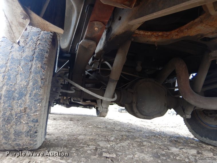 image for item DJ3461 2004 Ford F250 Super Duty  Crew Cab pickup truck