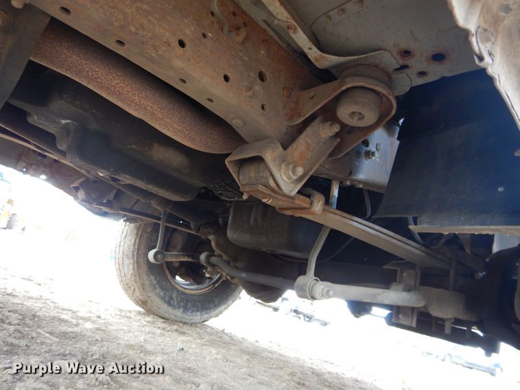 image for item DJ3461 2004 Ford F250 Super Duty  Crew Cab pickup truck