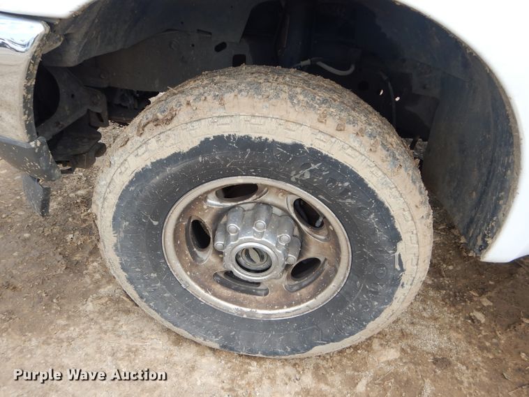 image for item DJ3461 2004 Ford F250 Super Duty  Crew Cab pickup truck