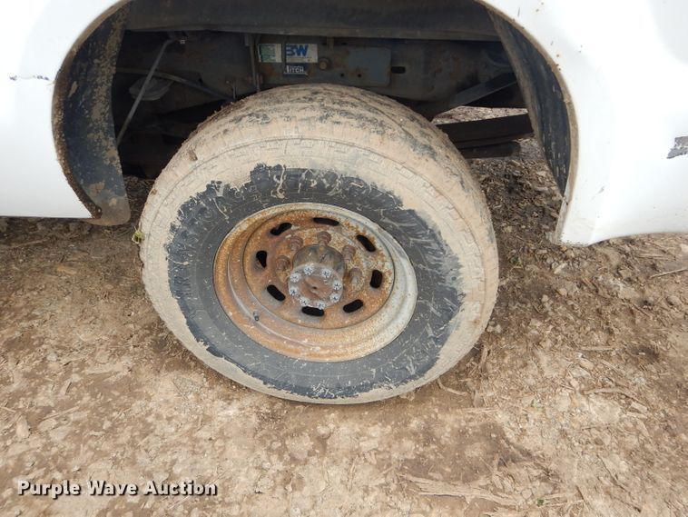 image for item DJ3461 2004 Ford F250 Super Duty  Crew Cab pickup truck