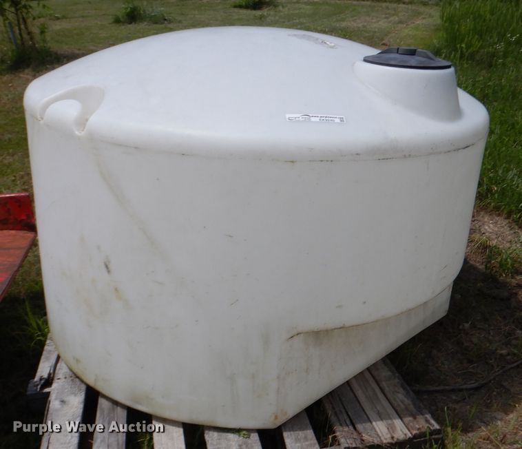 image for item EK9240 450 gallon poly water tank