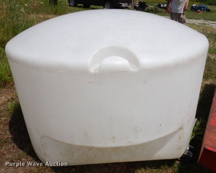 image for item EK9240 450 gallon poly water tank
