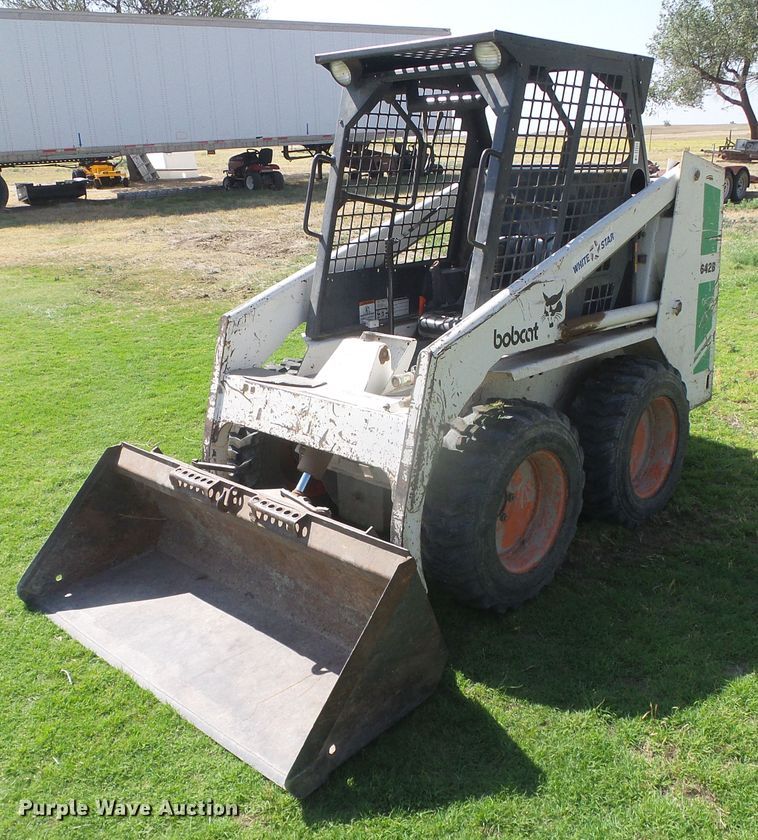 image for item EL9178 Bobcat 642B  skid steer loader