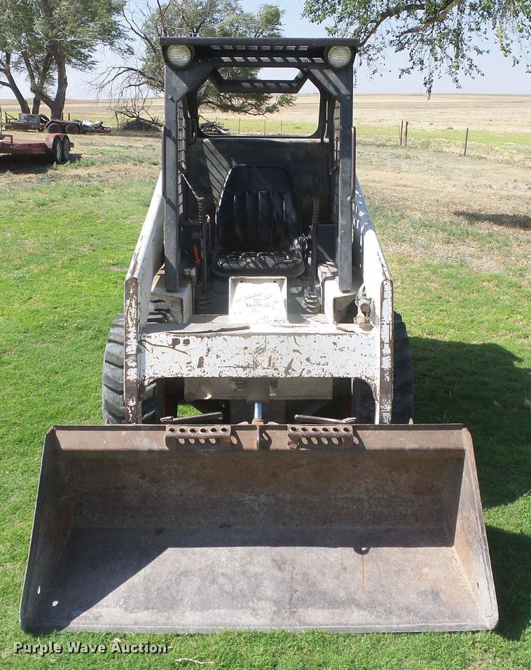 image for item EL9178 Bobcat 642B  skid steer loader