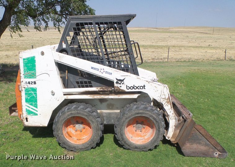 image for item EL9178 Bobcat 642B  skid steer loader