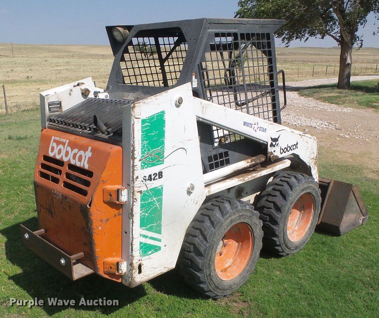 image for item EL9178 Bobcat 642B  skid steer loader