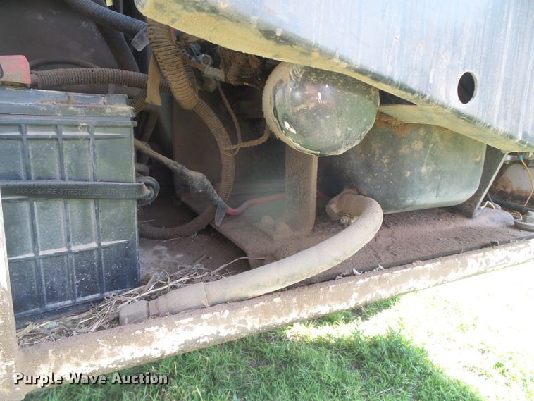 image for item EL9178 Bobcat 642B  skid steer loader