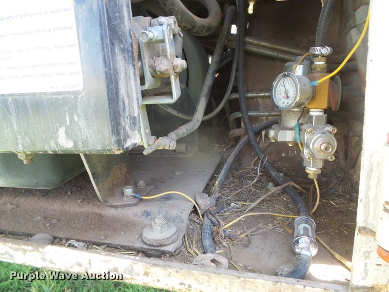 image for item EL9178 Bobcat 642B  skid steer loader