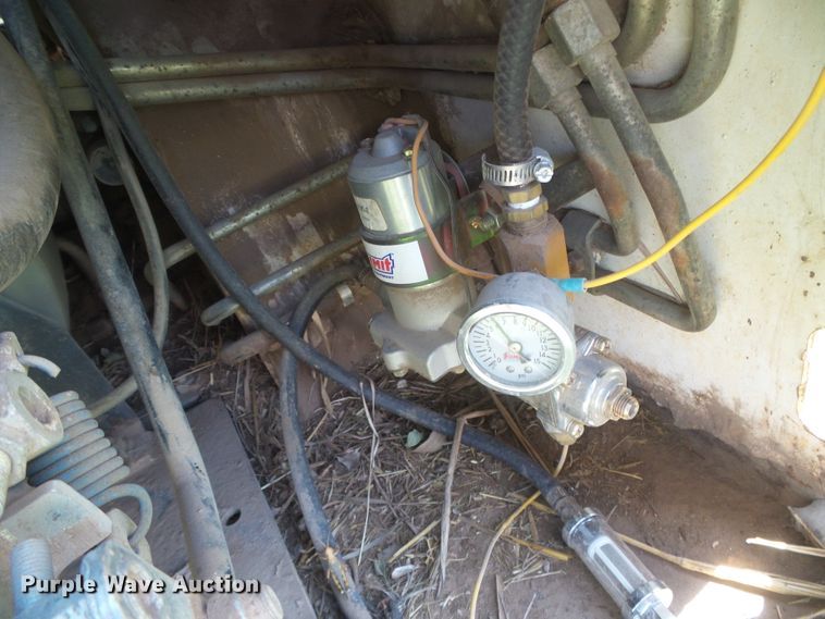 image for item EL9178 Bobcat 642B  skid steer loader