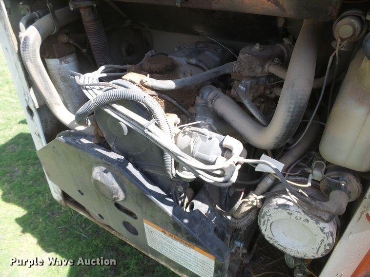 image for item EL9178 Bobcat 642B  skid steer loader