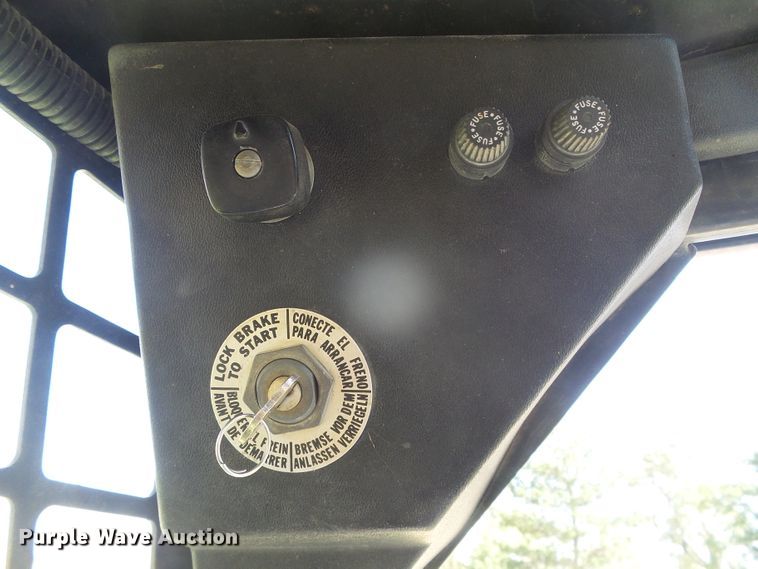 image for item EL9178 Bobcat 642B  skid steer loader