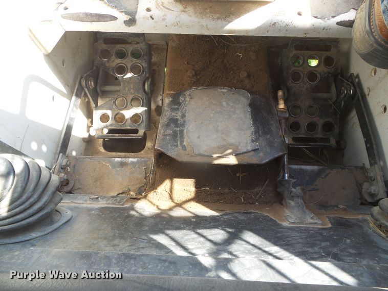 image for item EL9178 Bobcat 642B  skid steer loader