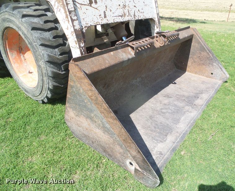 image for item EL9178 Bobcat 642B  skid steer loader