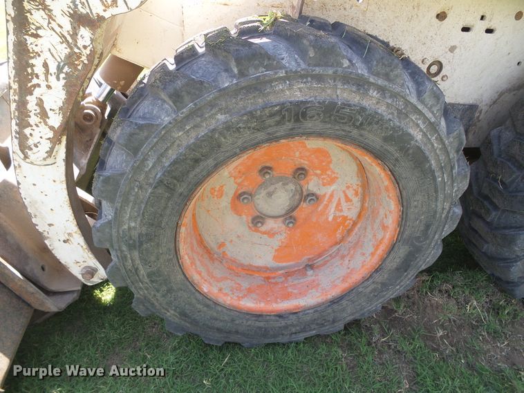image for item EL9178 Bobcat 642B  skid steer loader