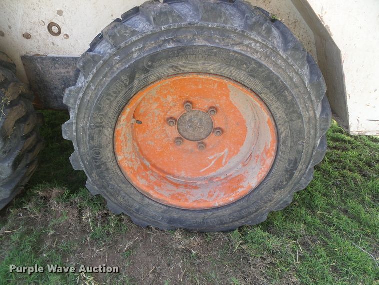 image for item EL9178 Bobcat 642B  skid steer loader
