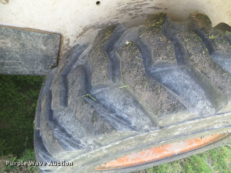 image for item EL9178 Bobcat 642B  skid steer loader