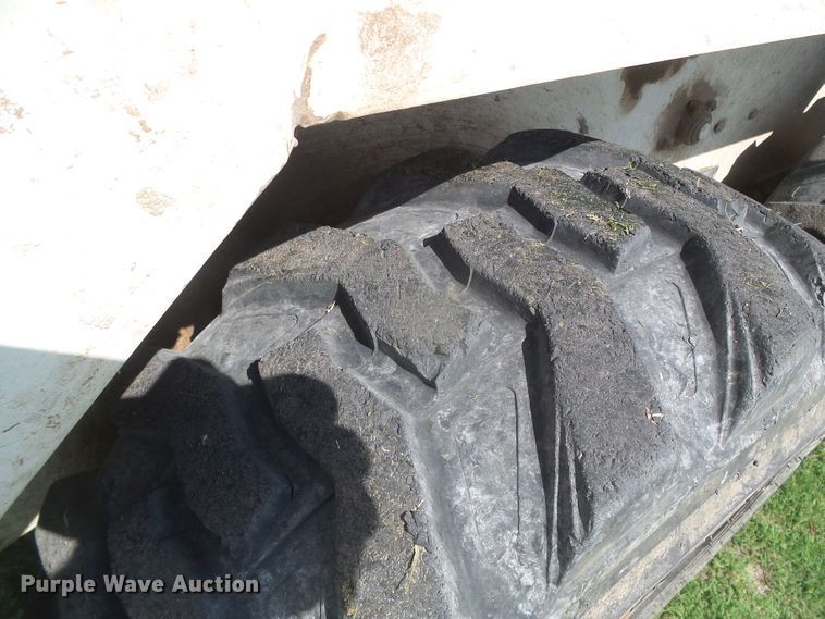 image for item EL9178 Bobcat 642B  skid steer loader