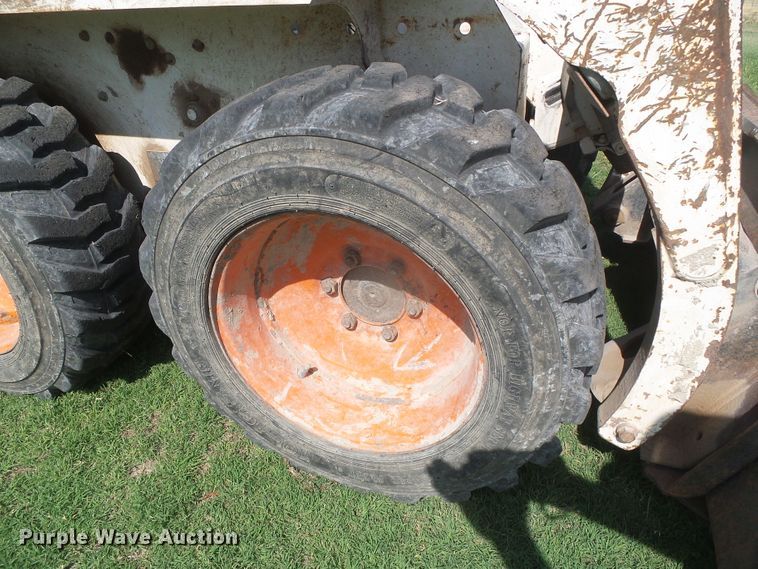 image for item EL9178 Bobcat 642B  skid steer loader