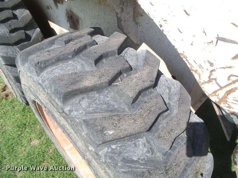 image for item EL9178 Bobcat 642B  skid steer loader