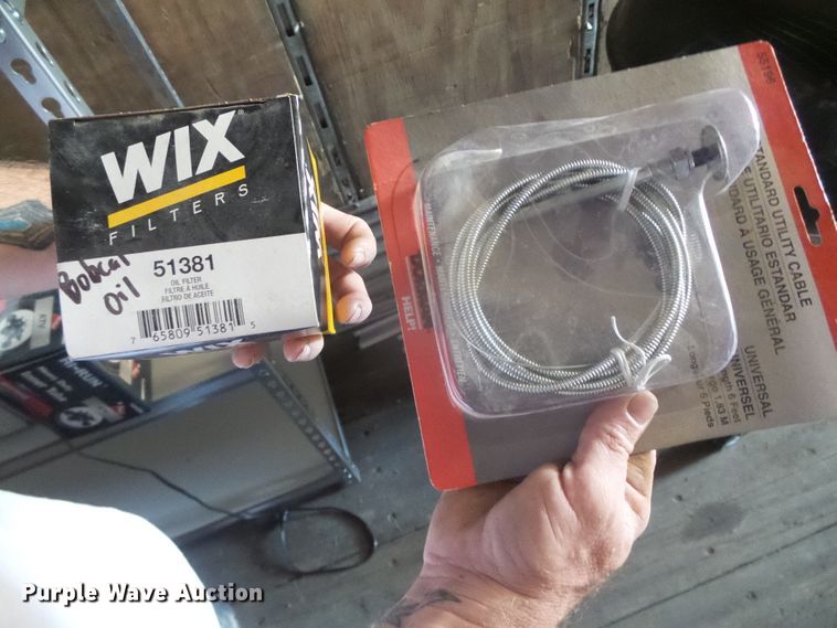 image for item EL9178 Bobcat 642B  skid steer loader