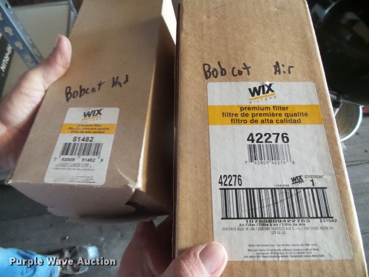 image for item EL9178 Bobcat 642B  skid steer loader