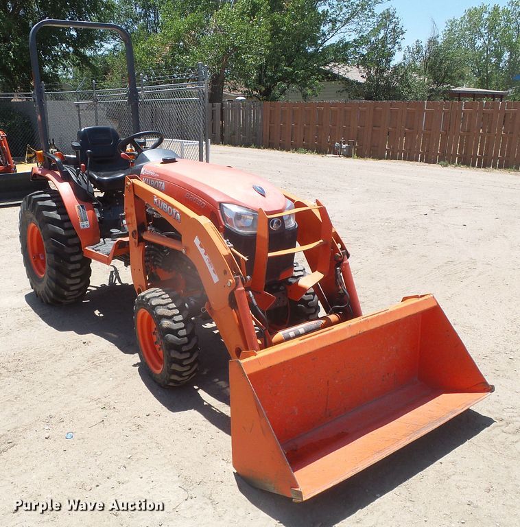 image for item EL9182 Kubota B2650  MFWD tractor