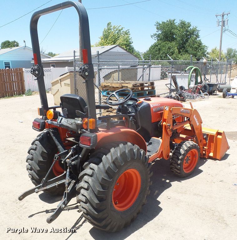 image for item EL9182 Kubota B2650  MFWD tractor