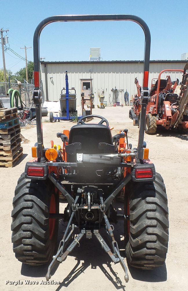 image for item EL9182 Kubota B2650  MFWD tractor