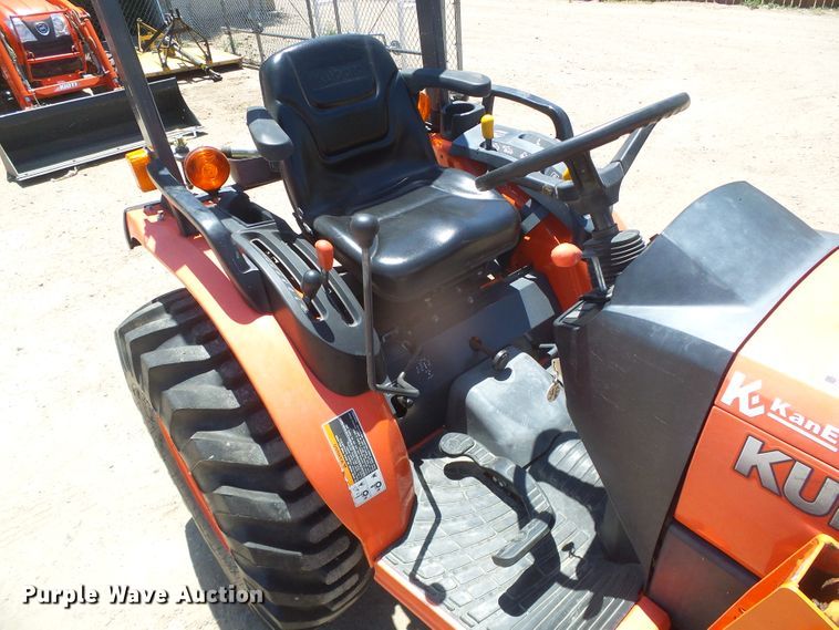 image for item EL9182 Kubota B2650  MFWD tractor