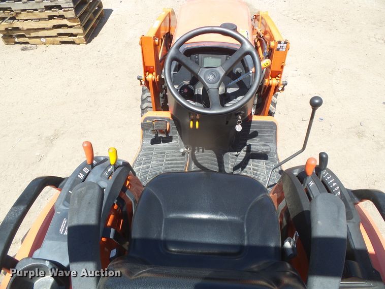 image for item EL9182 Kubota B2650  MFWD tractor