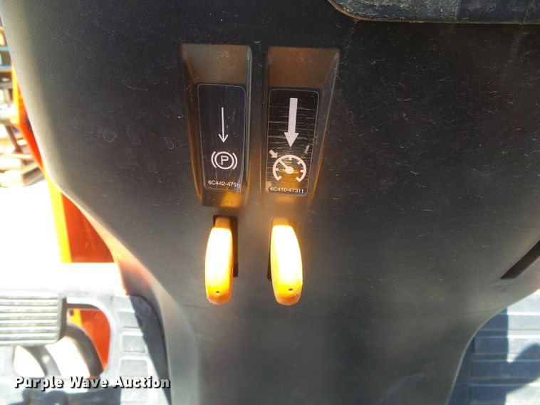 image for item EL9182 Kubota B2650  MFWD tractor