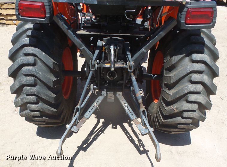 image for item EL9182 Kubota B2650  MFWD tractor