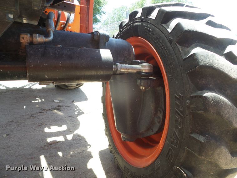 image for item EL9182 Kubota B2650  MFWD tractor