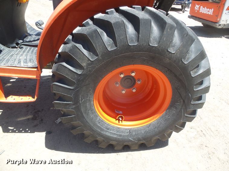 image for item EL9182 Kubota B2650  MFWD tractor