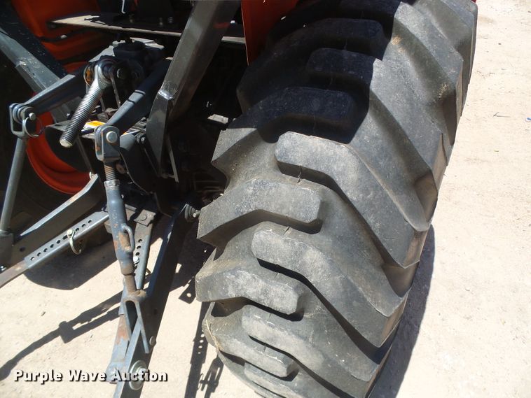 image for item EL9182 Kubota B2650  MFWD tractor