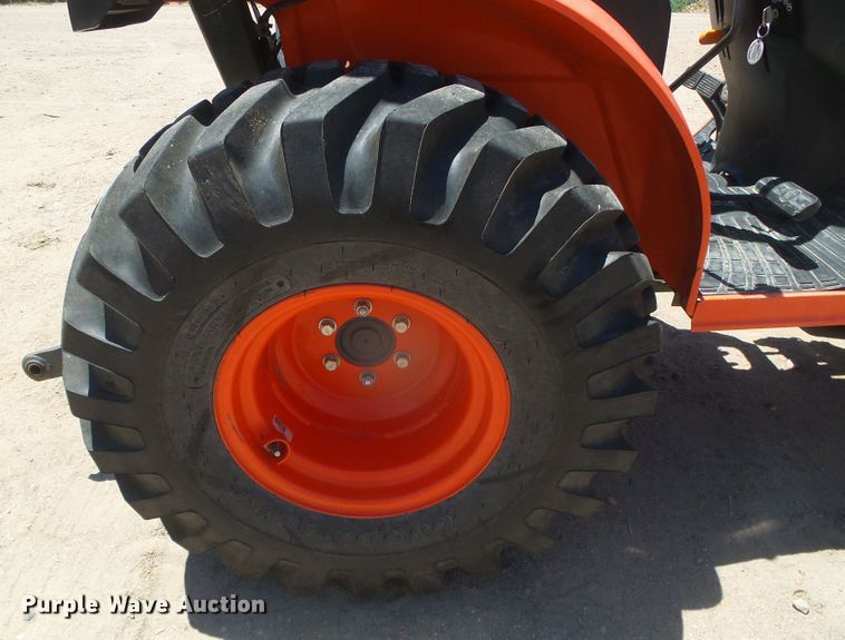 image for item EL9182 Kubota B2650  MFWD tractor