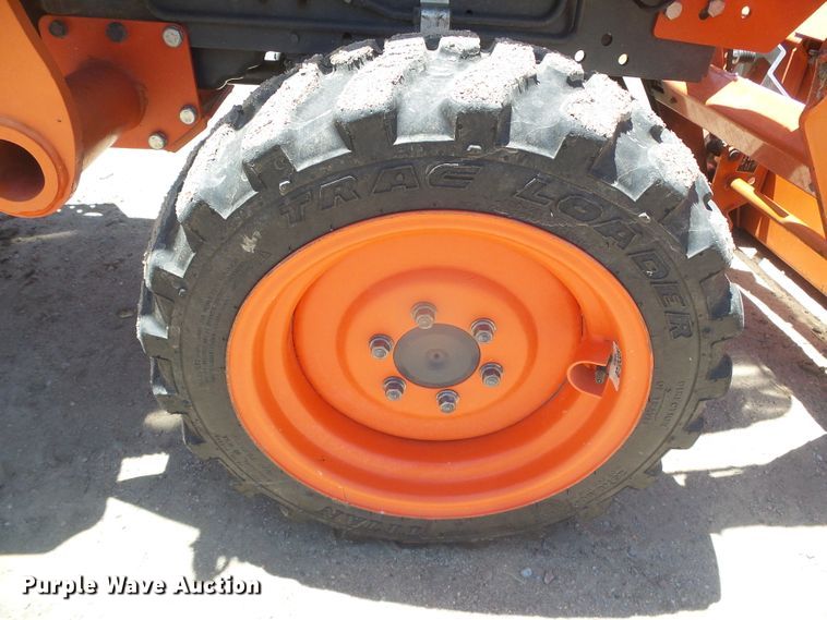 image for item EL9182 Kubota B2650  MFWD tractor