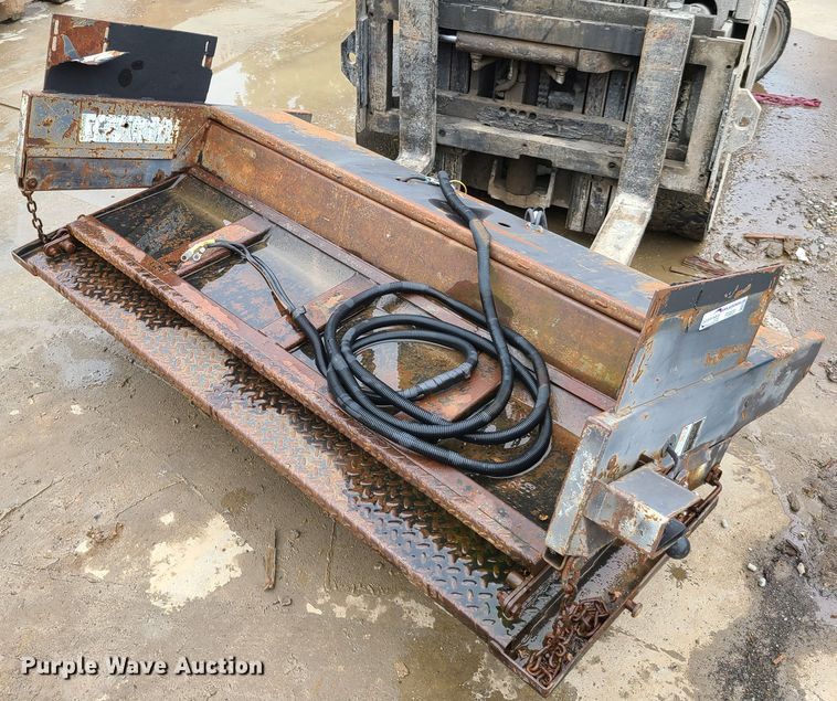 image for item FX9531 Tommy Gate 60 end gate lift