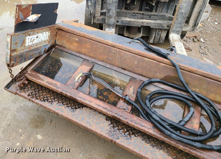 image for item FX9531 Tommy Gate 60 end gate lift