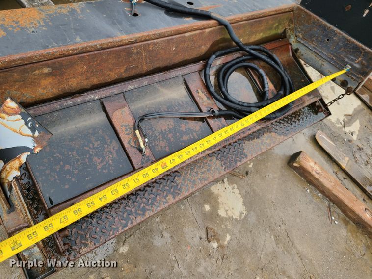 image for item FX9531 Tommy Gate 60 end gate lift