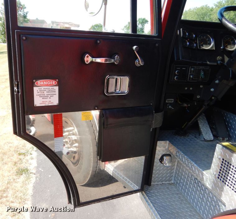 image for item GA9098 1993 Pierce  pumper fire truck