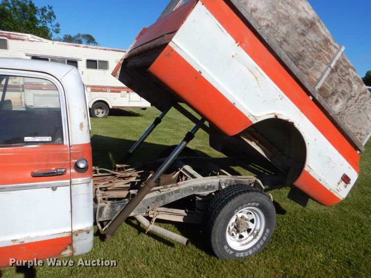 image for item GA9114 1972 Chevrolet C20  dump bed pickup truck