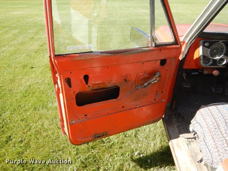 image for item GA9114 1972 Chevrolet C20  dump bed pickup truck