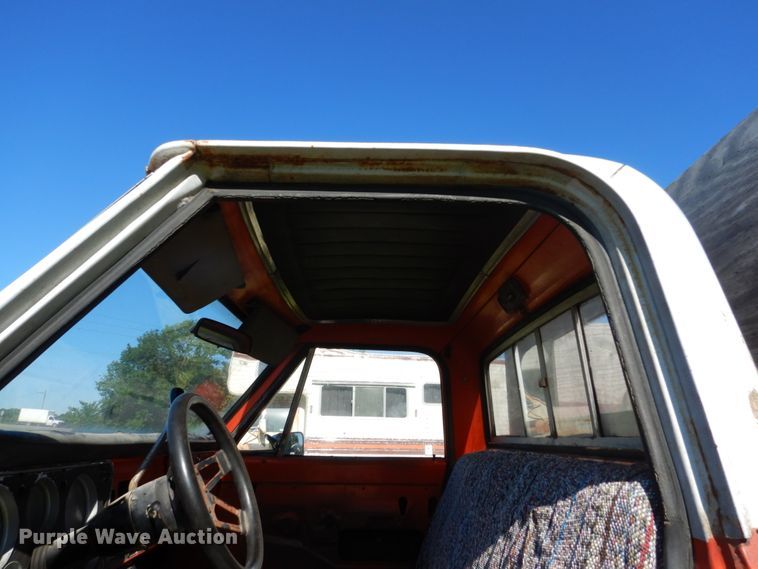 image for item GA9114 1972 Chevrolet C20  dump bed pickup truck