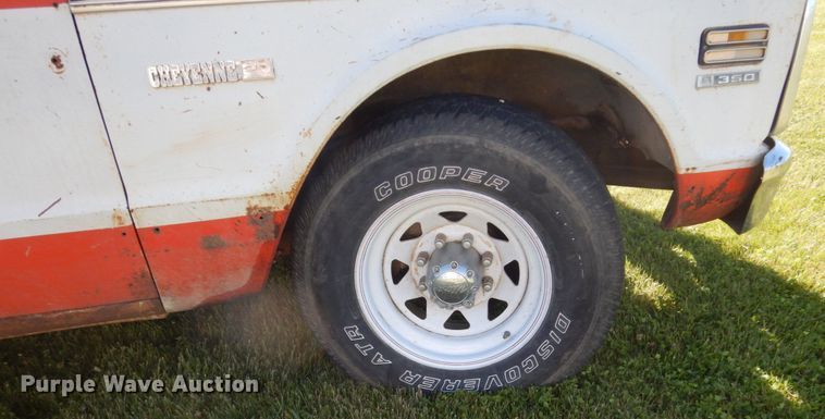 image for item GA9114 1972 Chevrolet C20  dump bed pickup truck