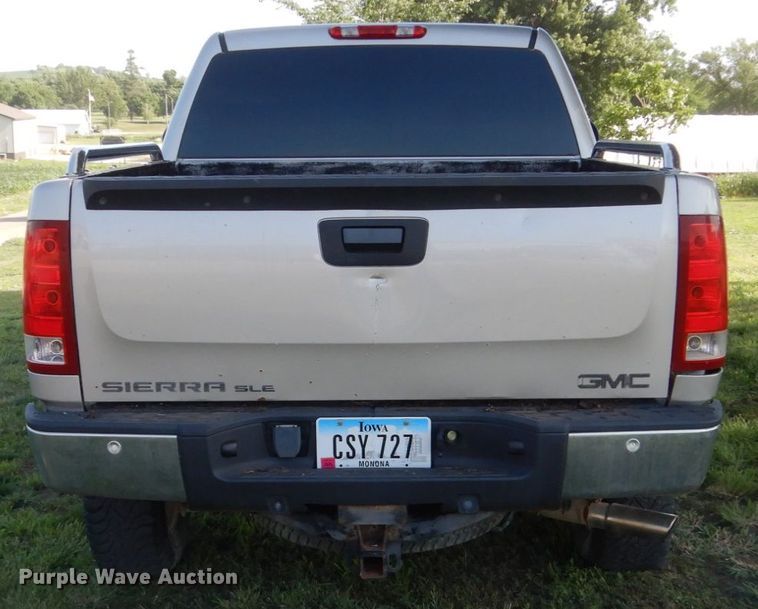 image for item GA9129 2007 GMC Sierra 1500  Crew Cab pickup truck