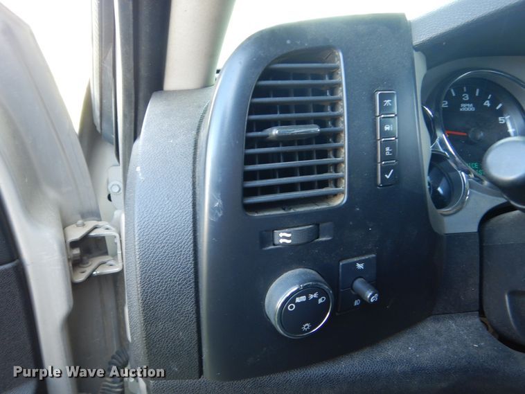 image for item GA9129 2007 GMC Sierra 1500  Crew Cab pickup truck