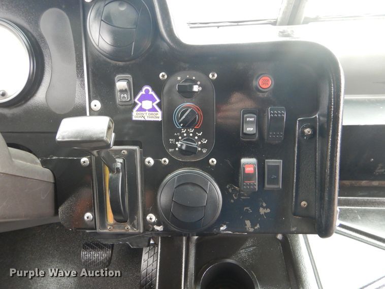 image for item GF9137 2006 Freightliner MT45 delivery truck